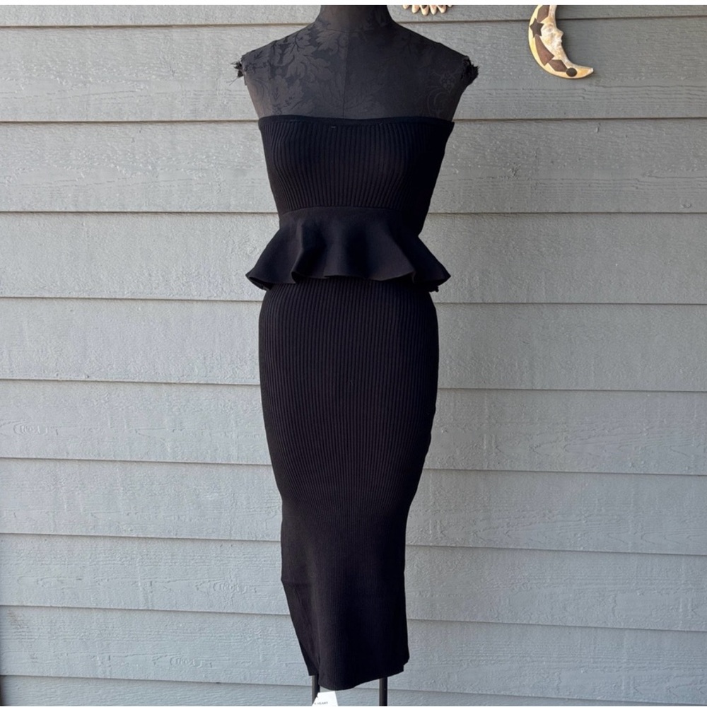 Hera Collection Black Ribbed Strapless Dress - Picture 1 of 2